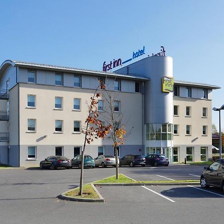 First Inn Hotel Paris Sud Les Ulis Exterior foto