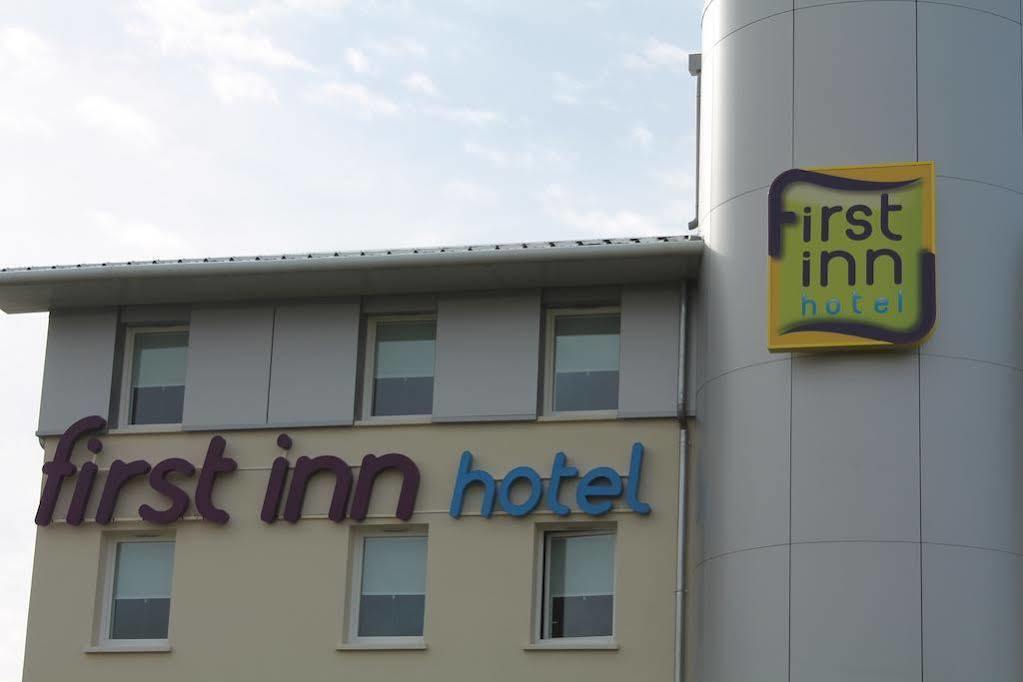 First Inn Hotel Paris Sud Les Ulis Exterior foto